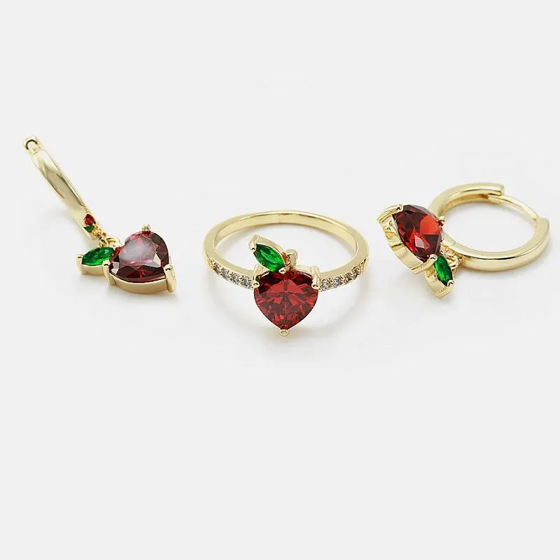 Sarkans Cz sirds juvelierizstrādājumu komplekts