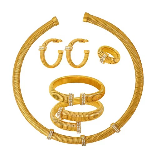 Auskari apkakles rotaslietu komplekts