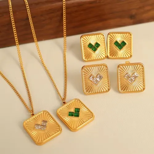 Kaklarotas auskaru komplekts