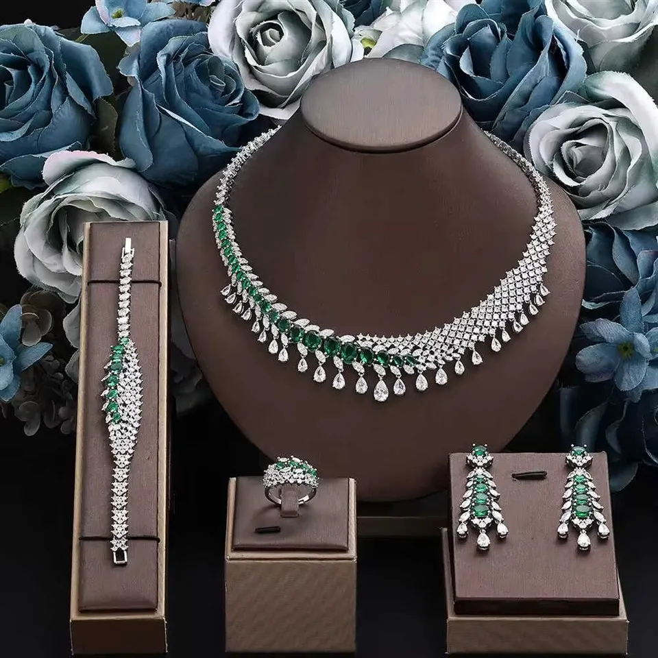 Saūda Arābu līgavu rotaslietu komplekti