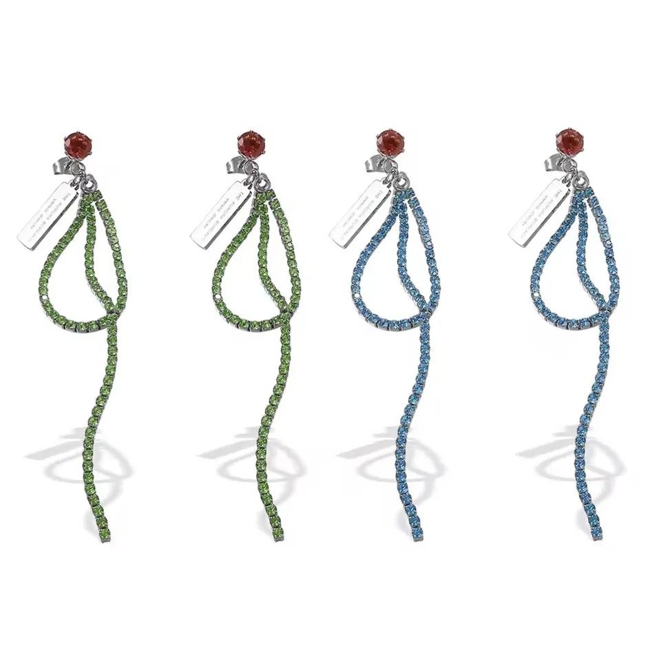 Nerūsējošā tērauda simti personības auskari